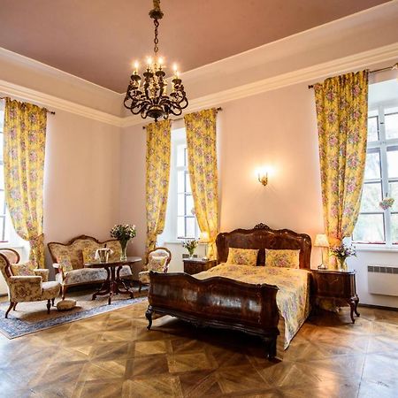 Chateau Hostacov Hotel Bagian luar foto