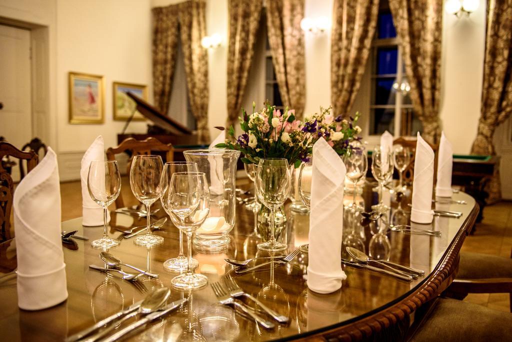 Chateau Hostacov Hotel Bagian luar foto