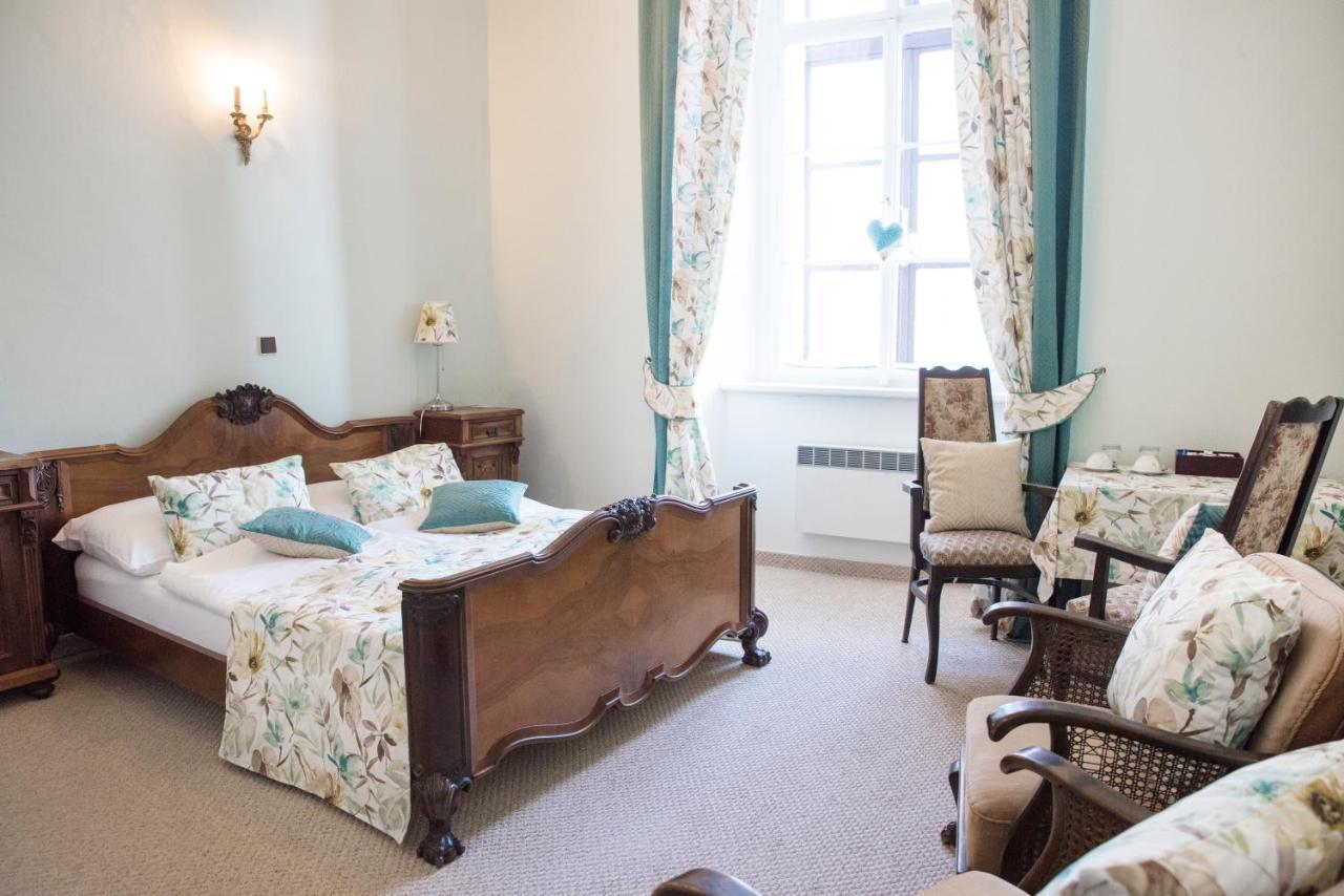 Chateau Hostacov Hotel Bagian luar foto