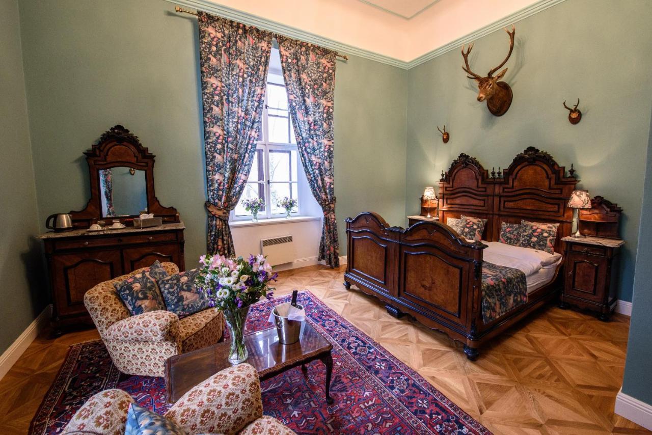 Chateau Hostacov Hotel Bagian luar foto